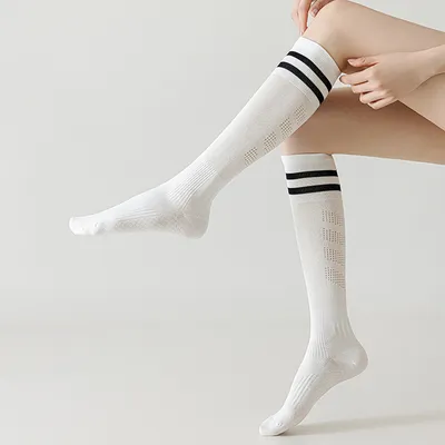 Ultra-thin Lightly Compressive Breathable Calf-length Athletic Socks