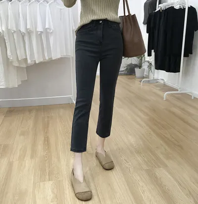 All-match straight-leg jeans