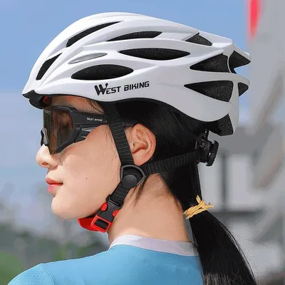 Bicycle Helmet Integrated Molding For Riding