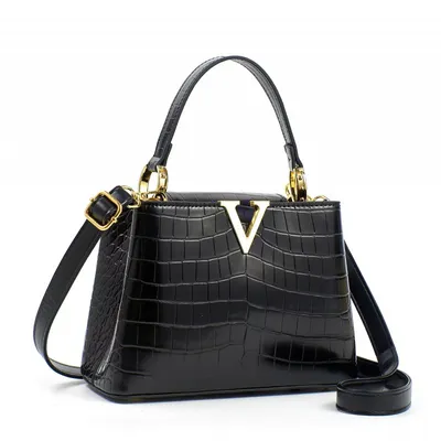 A Minimalist Tote Bag Is A Must-have For Spring And Summer