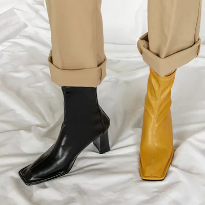 All-match Martin boots