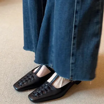 2026 New Vintage Woven Square Toe Mules, 3.5cm Mid Heel Elegant Closed Toe Outdoor Sandals