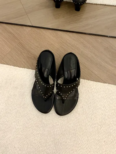 2026 Spring Summer New French Suede Vintage Rivet Thong Slide Sandals, Women Elegant Wedge Flip Flops For Outdoor Wear