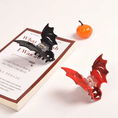 Acetic Acid Clasp Bat Fashion