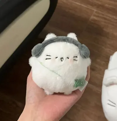 Kitten egg pendant-white-1 piece
