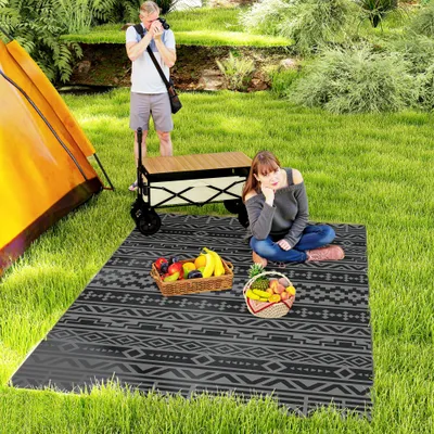  Reversible Outdoor Rug, Waterproof Plastic Straw with Carry Bag, 6' x 9', Black & Gray Geometric Wall