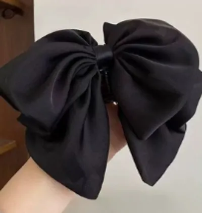 Bow horsetail clip-black-satin-1 piece