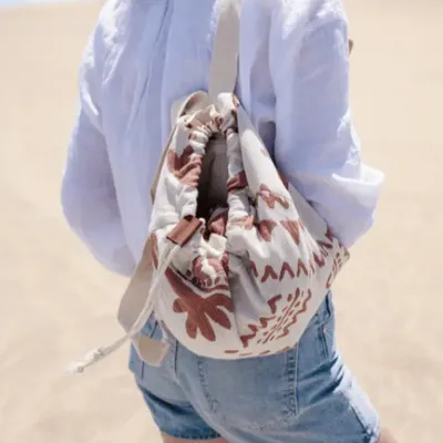 Stylish 2-in-1 Convertible Beach Towel Bag