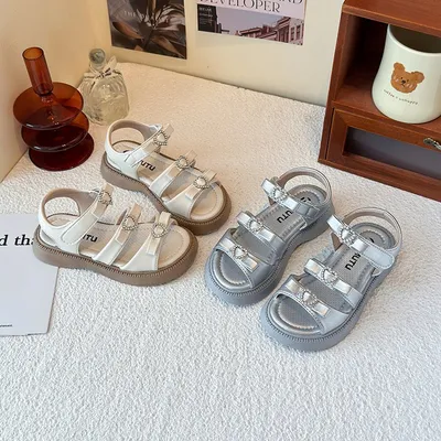 2025 Summer New Girls' Heart Rhinestone Sandals, Korean Style Princess Shoes With Bow, Kids Roman Sandals