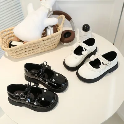 2026 Spring & Autumn New British Style Patent Leather Shoes, Fashion Girls' Flat Shoes With Pearl Bow & Heart Decor