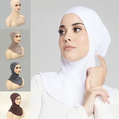 Single-layer Cable-knit Pullover With A Round Neckline And Scarf-style Detailing