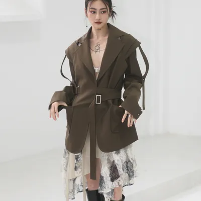 Adjustable-waist Deconstructed Blazer For Fall And Winter