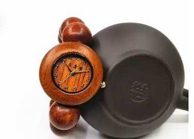 Antique casual wood watch