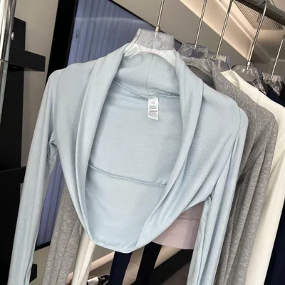 Short Cardigan That Makes Your Shoulders Look Perfectly Square A Petite Bolero-style Cover-up